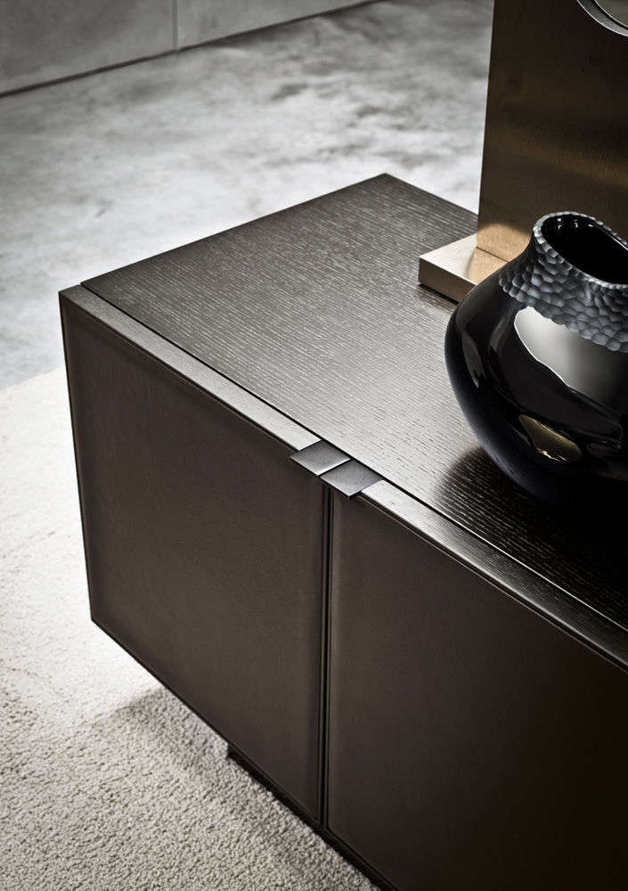 Книжный шкаф Minotti Morrison