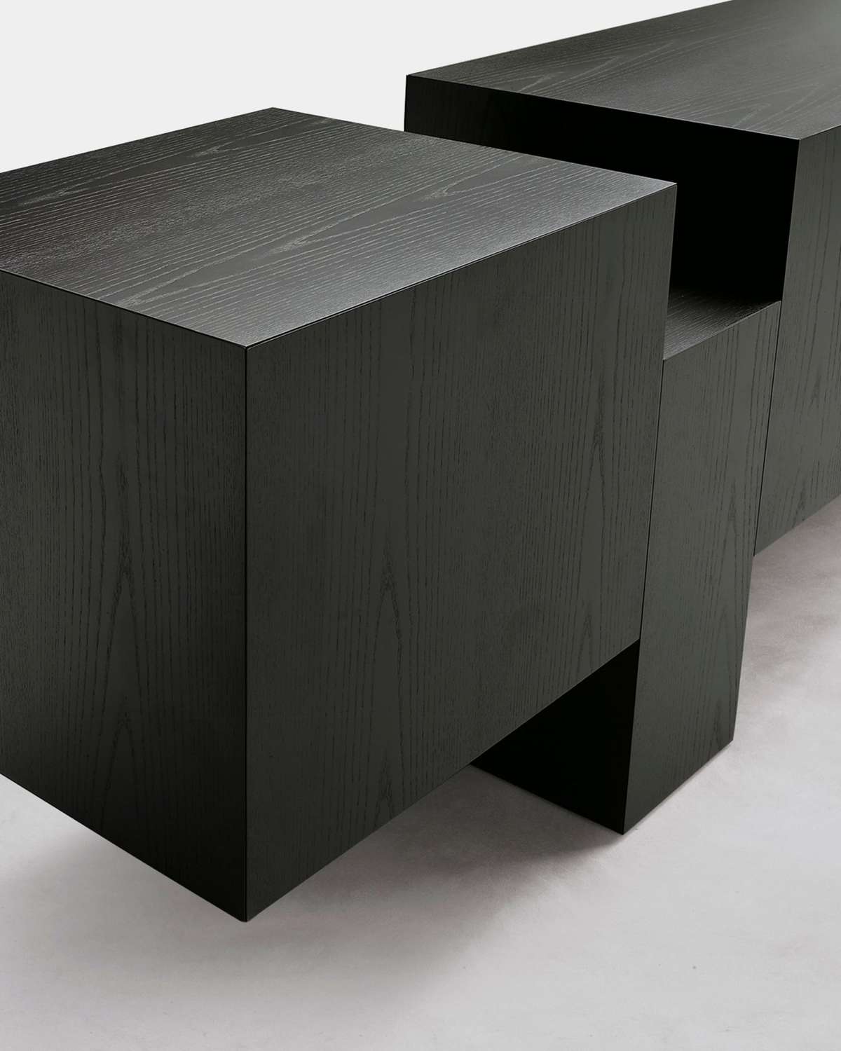 Комод в гостиную Somaschini Dolmen Black Ash