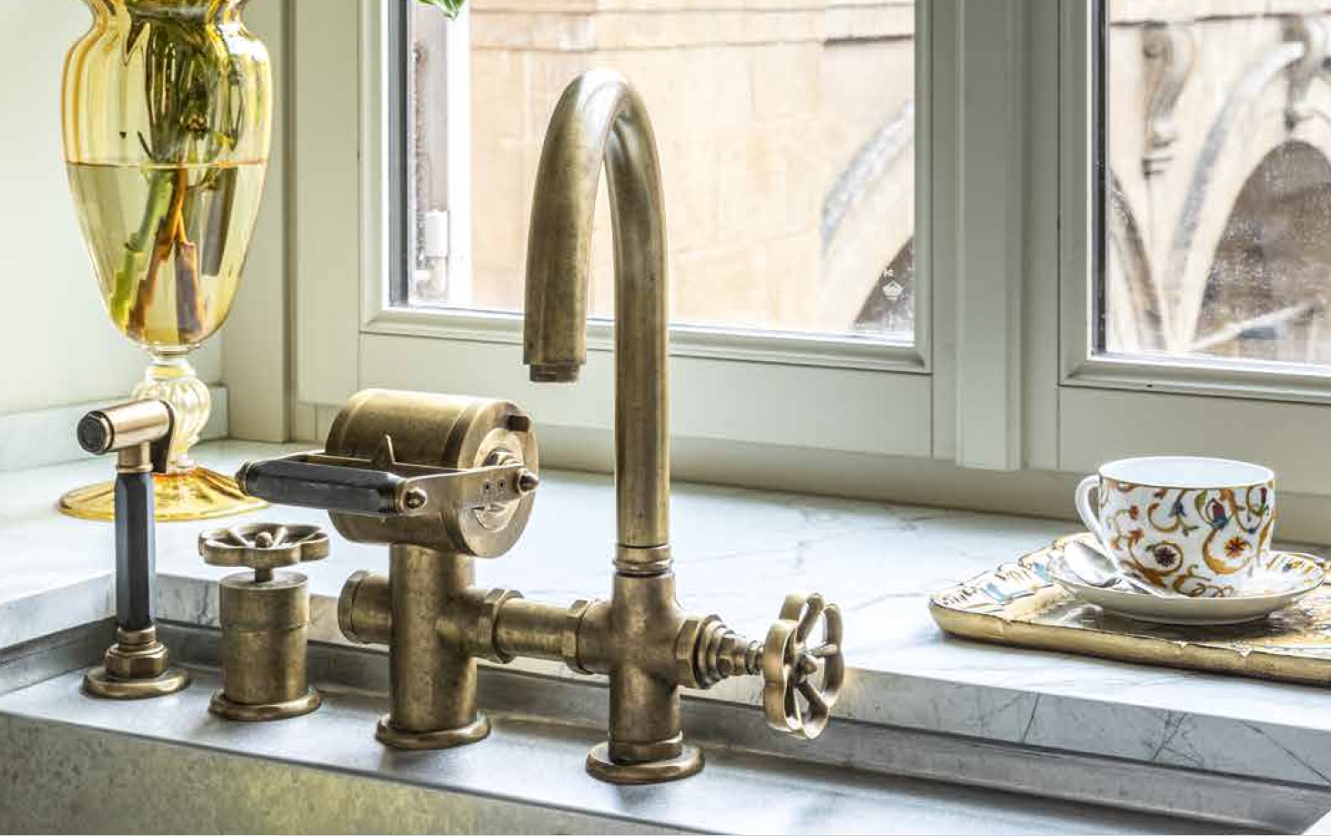 Дозатор для мыла с вентилем Officine Gullo