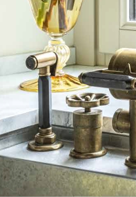 Дозатор для мыла с вентилем Officine Gullo